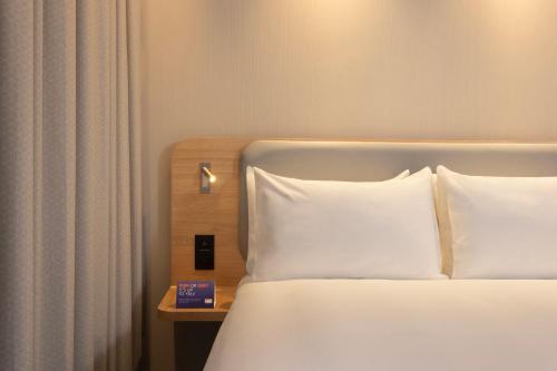 Habitación Estándar con cama grande - Desayuno gratuito del hotel Holiday Inn Express Brussels - Airport, an IHG Hotel. Foto 2