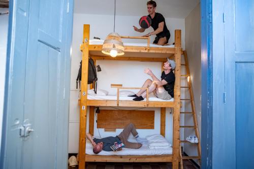 Habitación Compartida Mixta de 6 camas del hotel Las Palmas Rooftop Hostel. Foto 3