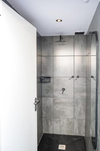 Habitación Doble con baño compartido del hotel Las Palmas Rooftop Hostel. Foto 2