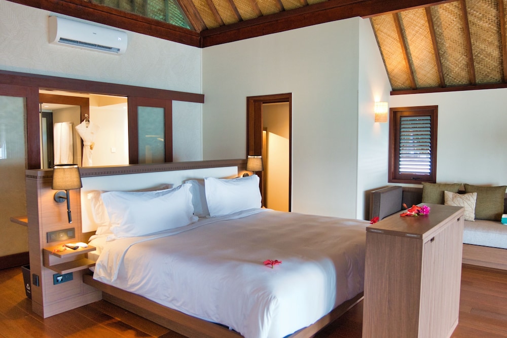 Villa de lujo sobre el agua del hotel Sofitel Kia Ora Moorea Beach Resort. Foto 11