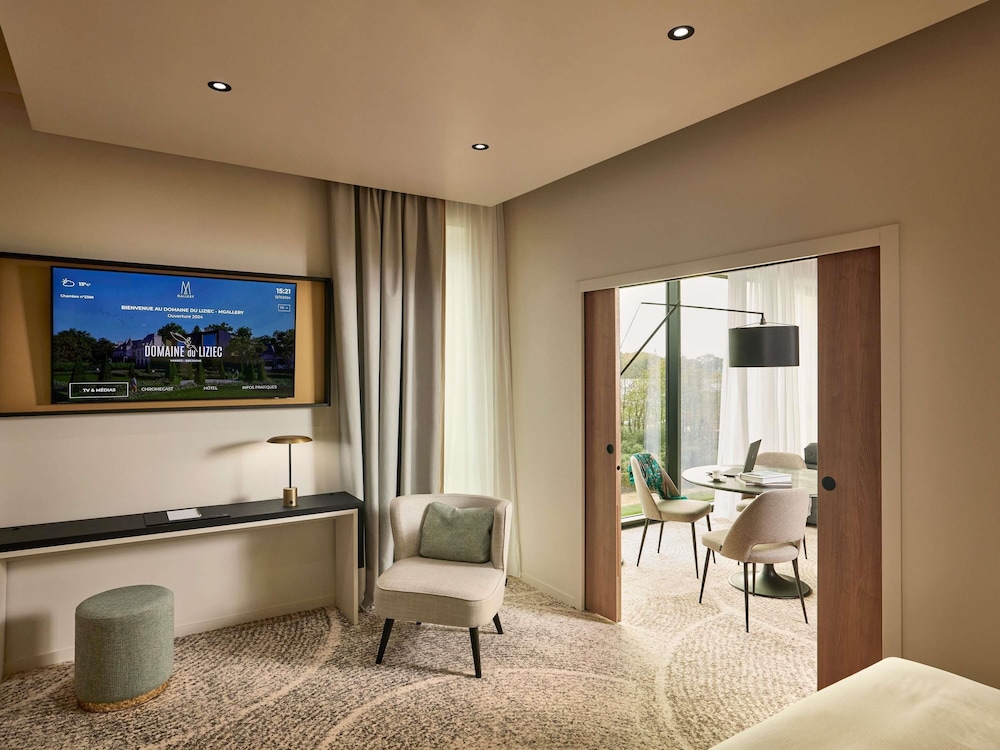 Suite Prestige con 1 cama doble y sofá cama del hotel Domaine du Liziec - Vannes MGallery Collection