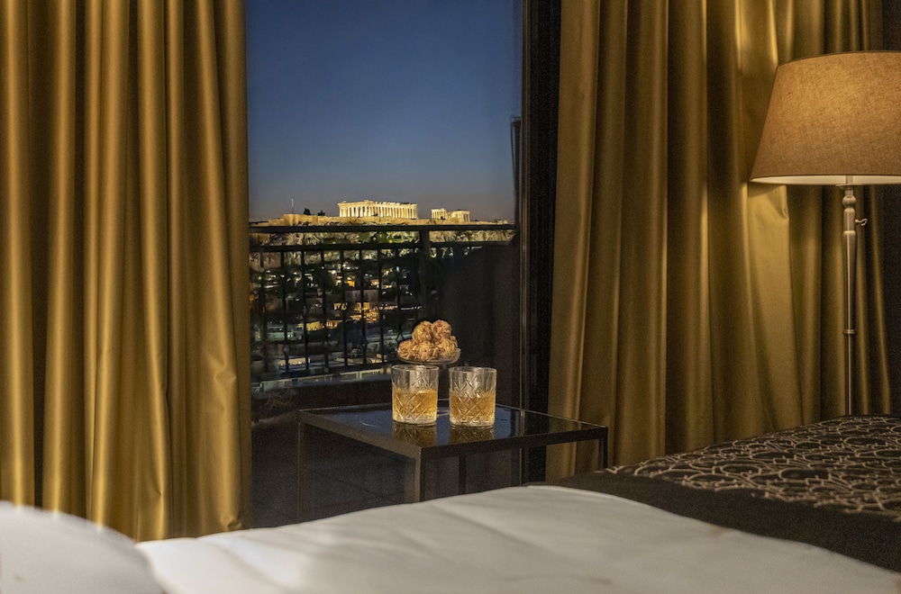 HABITACIÓN DOBLE/LLAMA CON VISTAS AL ACROPOLIS del hotel Astor. Foto 1