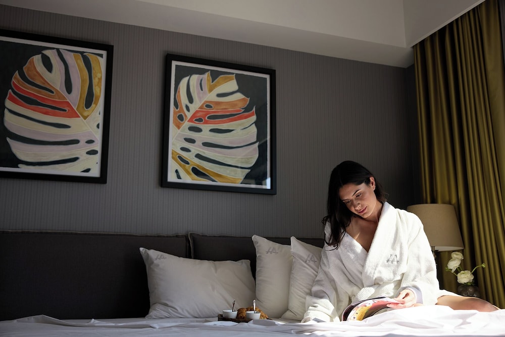 HABITACIÓN DOBLE/LLAMA CON VISTAS AL ACROPOLIS del hotel Astor. Foto 4