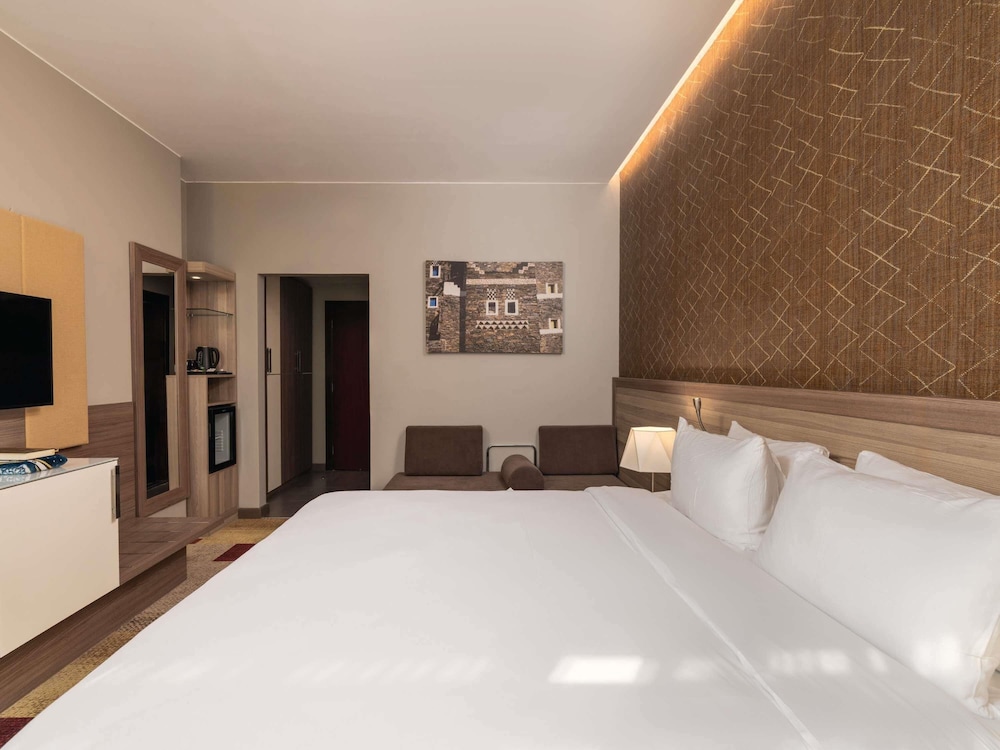 Habitación Classic con 1 cama doble del hotel Mercure Makkah Aziziah. Foto 5