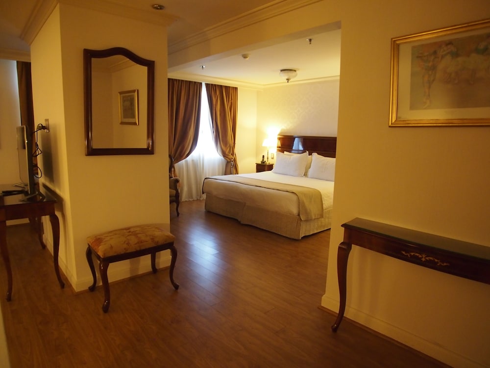 Suite del hotel Melia Recoleta Plaza. Foto 1