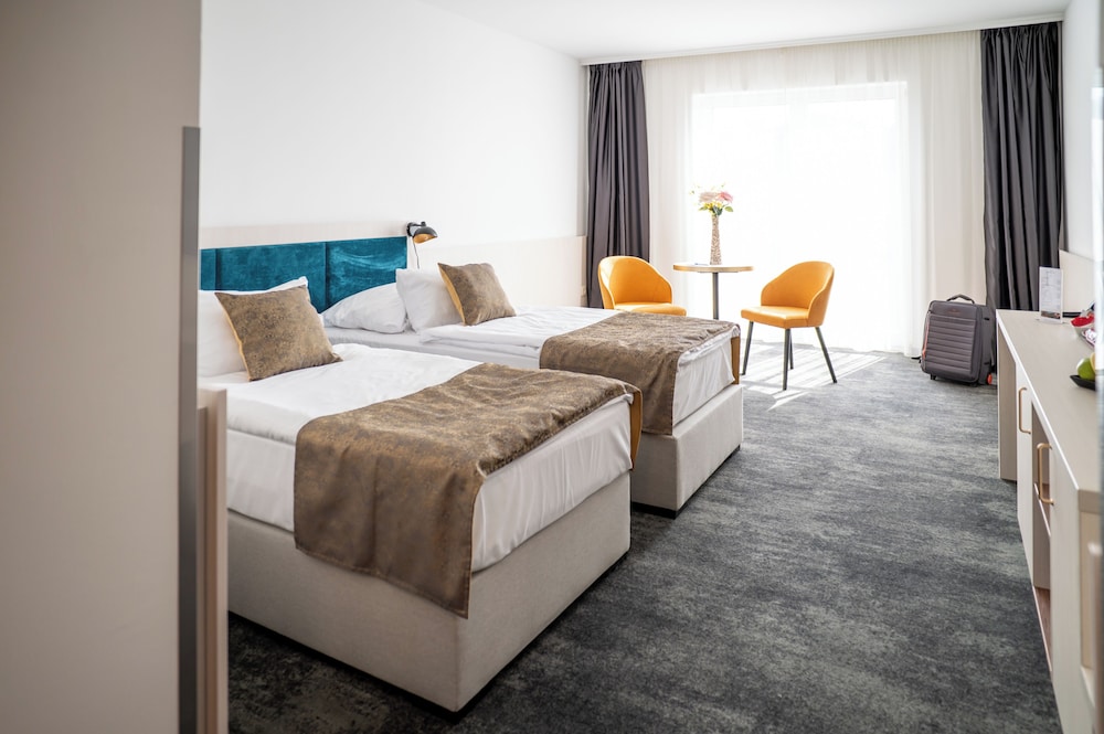 Habitación Deluxe doble del hotel Airport Budapest. Foto 1