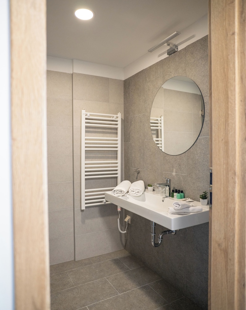 Habitación Deluxe doble del hotel Airport Budapest. Foto 15