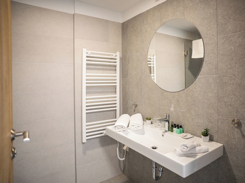 Habitación Deluxe doble del hotel Airport Budapest. Foto 16