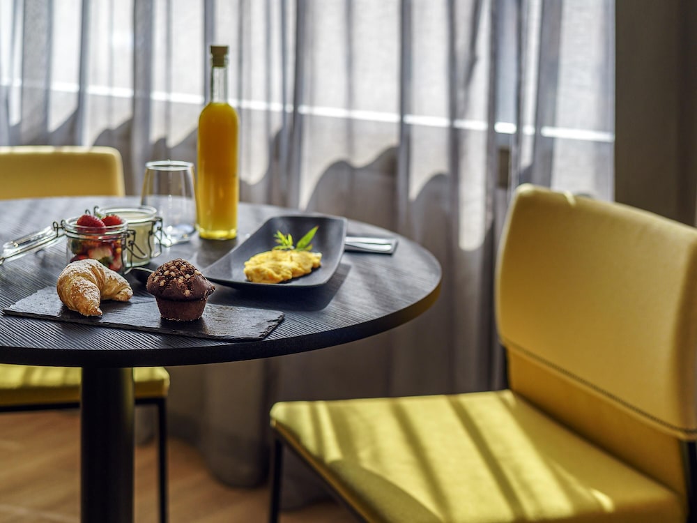 Suite Ejecutiva del hotel Pullman Santiago El Bosque. Foto 9