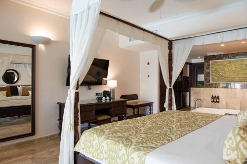 Suite Junior con vistas al jardín del hotel Trs Turquesa - Adults Only - All Inclusive. Foto 1