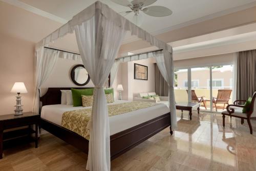 Suite Junior con vistas al jardín del hotel Trs Turquesa - Adults Only - All Inclusive. Foto 3