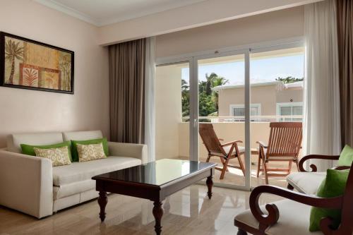 Suite Junior con vistas al jardín del hotel Trs Turquesa - Adults Only - All Inclusive. Foto 5