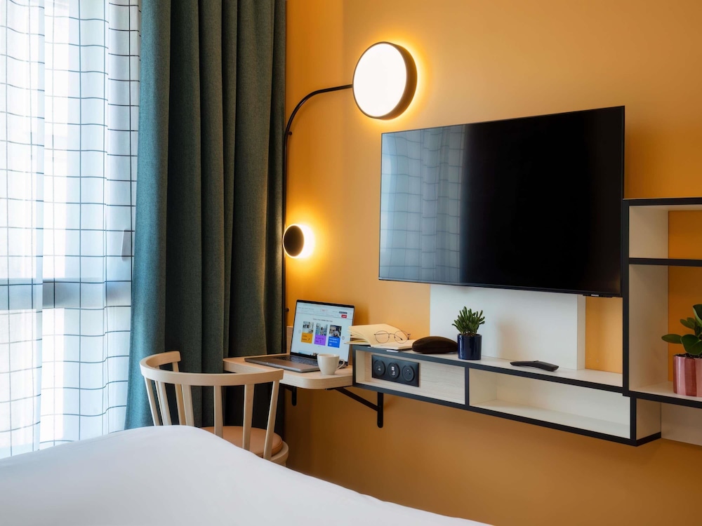 Estudio con una cama doble del hotel Aparthotel Adagio Access Rouen Centre Cathédrale. Foto 12