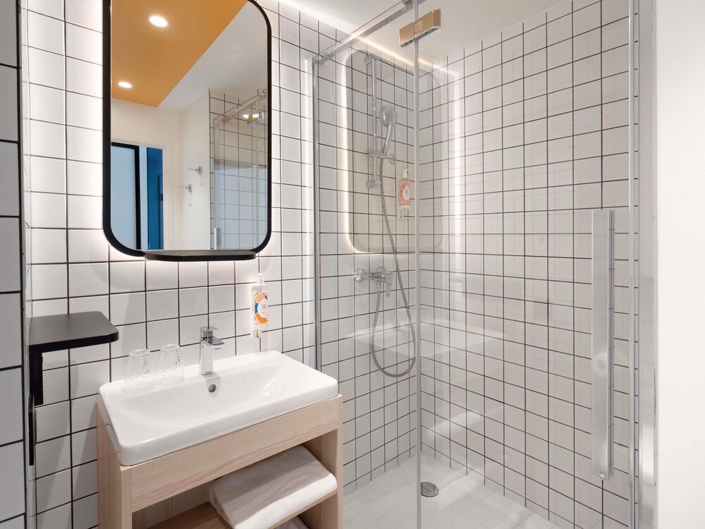 Estudio 2 Camas individuales 1 Cama doble del hotel Aparthotel Adagio Access Rouen Centre Cathédrale. Foto 6