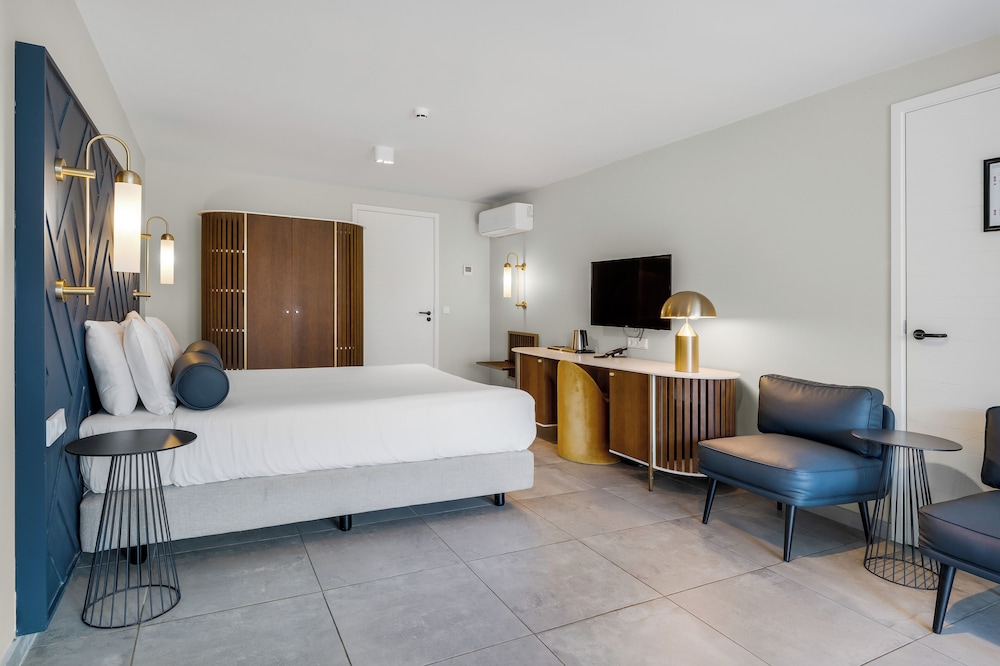 Habitación Deluxe, 1 cama de matrimonio grande del hotel Mangrove Beach Corendon Curacao. Foto 1