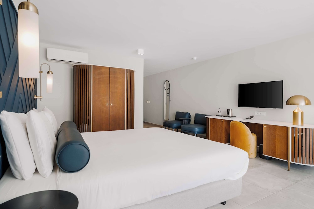 Habitación Deluxe, 1 cama de matrimonio grande (Mobility/Hearing, Roll In Shower) del hotel Mangrove Beach Corendon Curacao