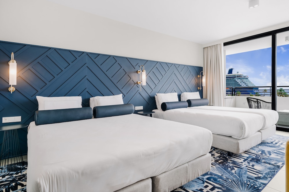 Habitación cuádruple (2 King Beds) del hotel Mangrove Beach Corendon Curacao