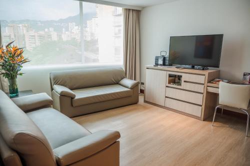 Suite del hotel San Fernando Plaza. Foto 2