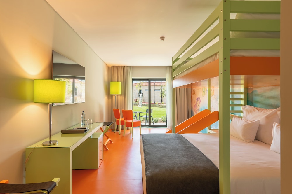 Habitación familiar (NEP Kids Room) del hotel Vila Gale Collection Ponte de Lima. Foto 2
