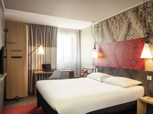Habitación Estándar con 1 cama doble del hotel ibis Troyes Centre. Foto 9