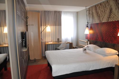 Habitación Estándar con 1 cama doble del hotel ibis Troyes Centre. Foto 12