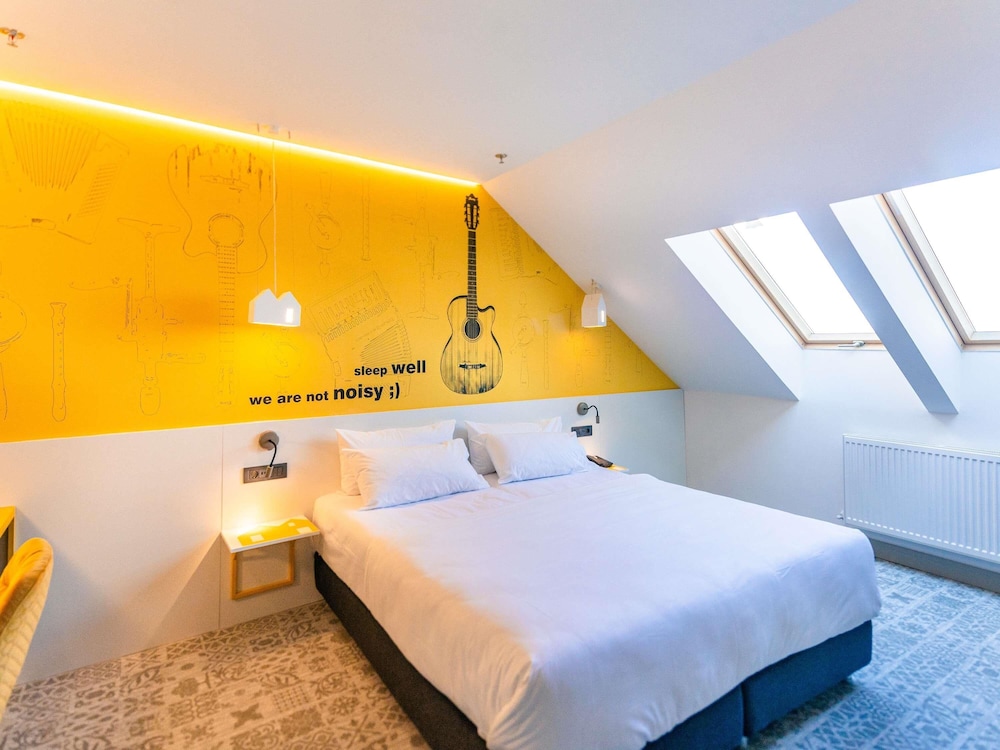 Habitación Estándar con 1 cama doble del hotel ibis Styles Sibiu Arsenal