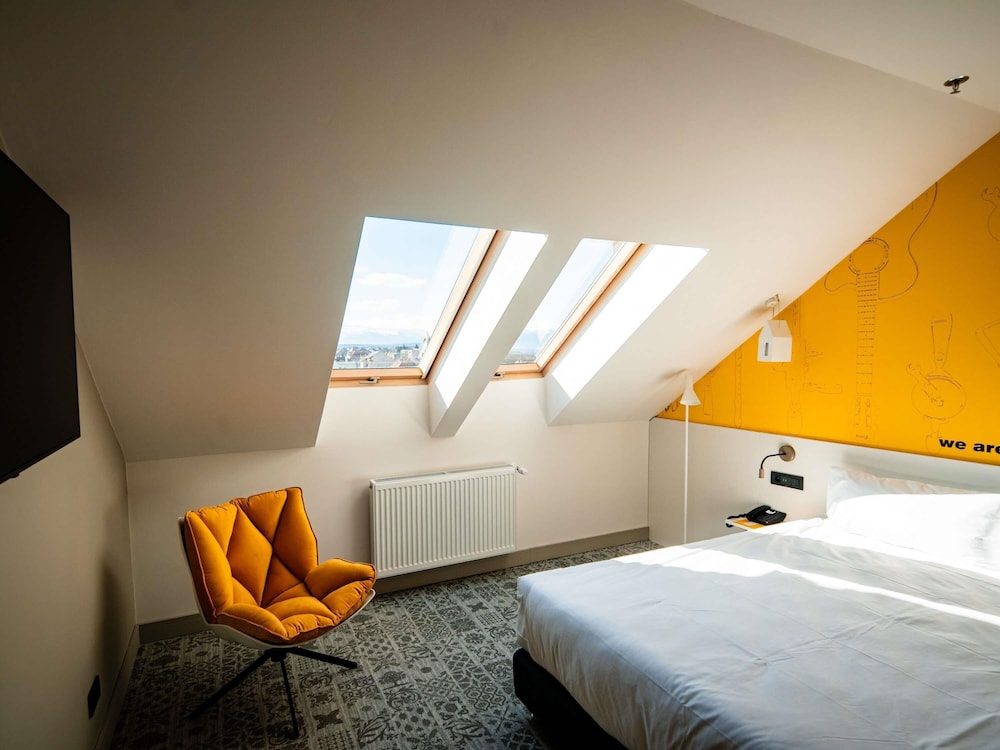 Habitación Premium con 1 cama doble del hotel ibis Styles Sibiu Arsenal