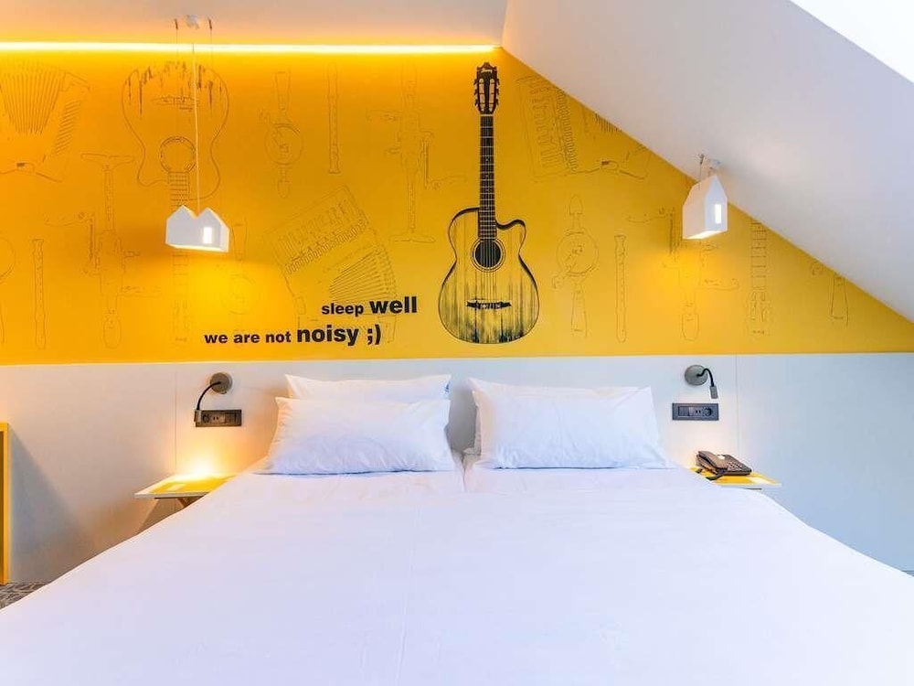 Habitación Premium con 1 cama doble del hotel ibis Styles Sibiu Arsenal. Foto 5