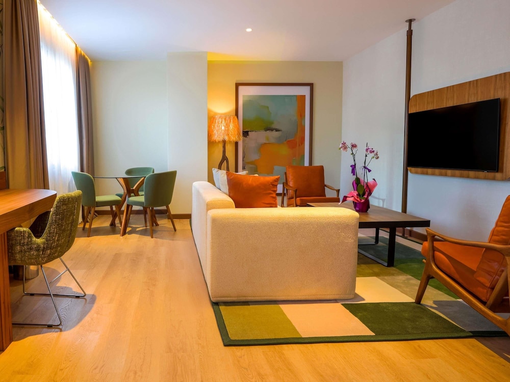 Suite Familiar Estándar con 2 habitaciones comunicadas del hotel Ibis Styles Istanbul Kurtkoy. Foto 2