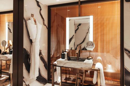 Sax King Room - Mobility Accessible del hotel Sax Paris, LXR Hotels and Resorts