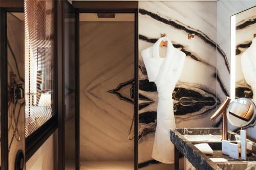 Classic Connecting Two - Room Suite del hotel Sax Paris, LXR Hotels and Resorts. Foto 1