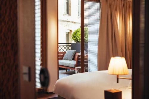 Habitación Deluxe con terraza - 1 cama doble grande del hotel Sax Paris, LXR Hotels and Resorts. Foto 4