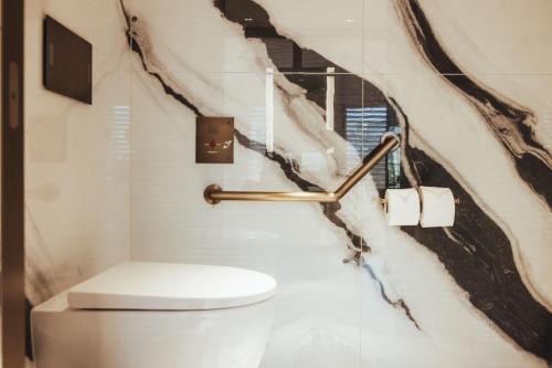 Prestige King Room - Mobility Accessible del hotel Sax Paris, LXR Hotels and Resorts