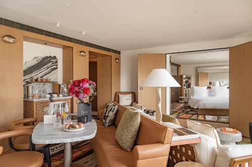 Suite Signature del hotel Sax Paris, LXR Hotels and Resorts. Foto 3