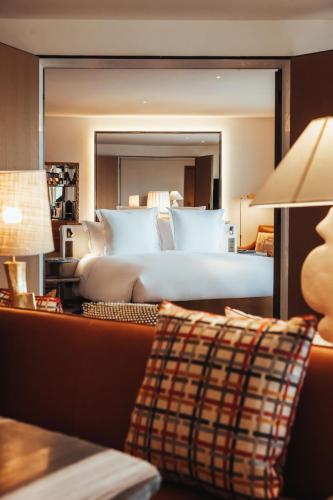 Suite Signature del hotel Sax Paris, LXR Hotels and Resorts. Foto 4