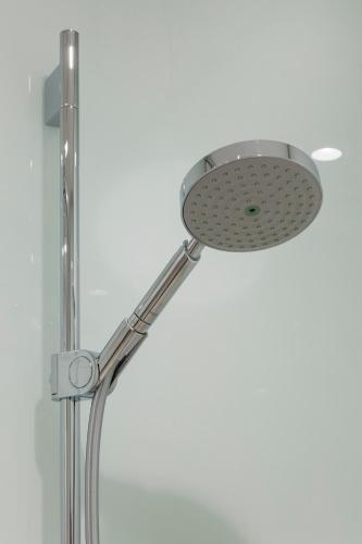 Habitación con cama extragrande - Adaptada para personas de movilidad reducida del hotel The Z at Gloucester Place. Foto 1