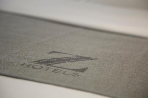 Habitación con cama extragrande - Adaptada para personas de movilidad reducida del hotel The Z at Gloucester Place. Foto 3