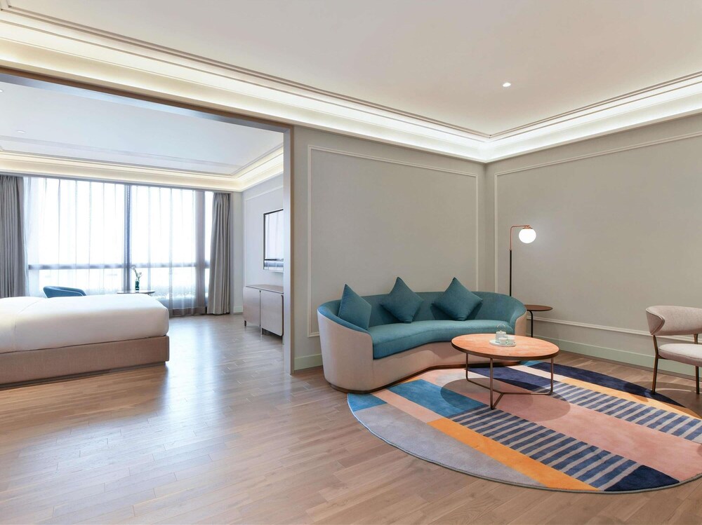 Suite Deluxe, 1 cama de matrimonio grande del hotel Mercure Guangzhou Nansha