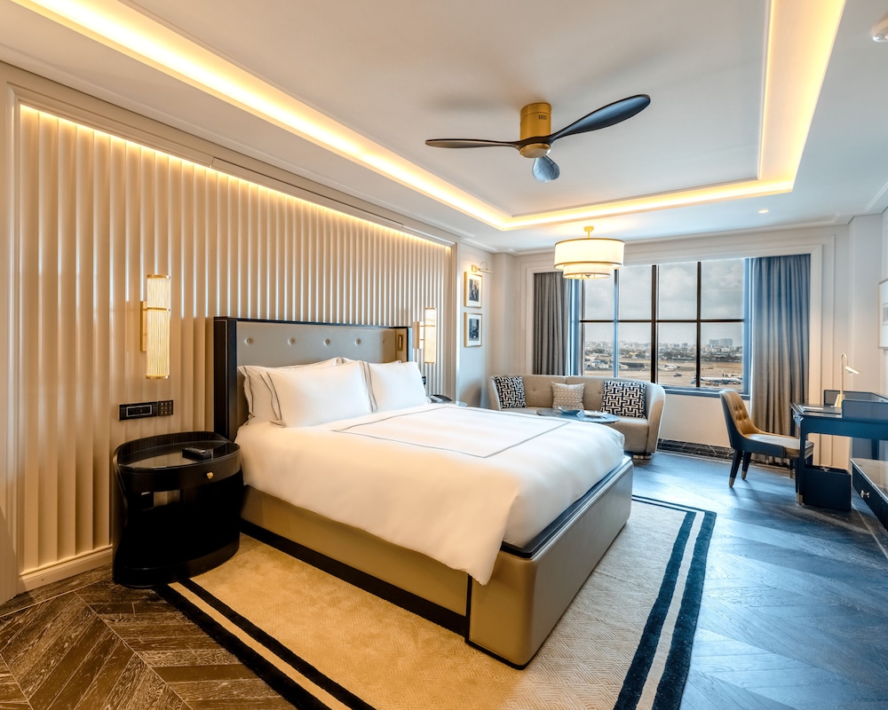 Habitación, 1 cama de matrimonio grande, vistas a la ciudad del hotel Fairmont Mumbai