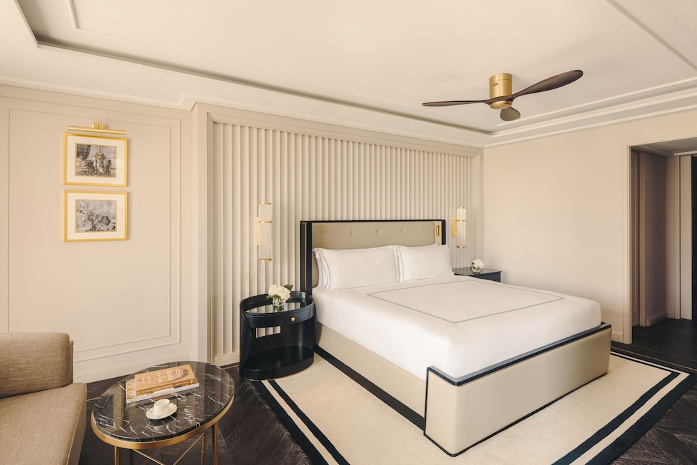 Fairmont Gold, Suite, 1 cama de matrimonio grande del hotel Fairmont Mumbai. Foto 1