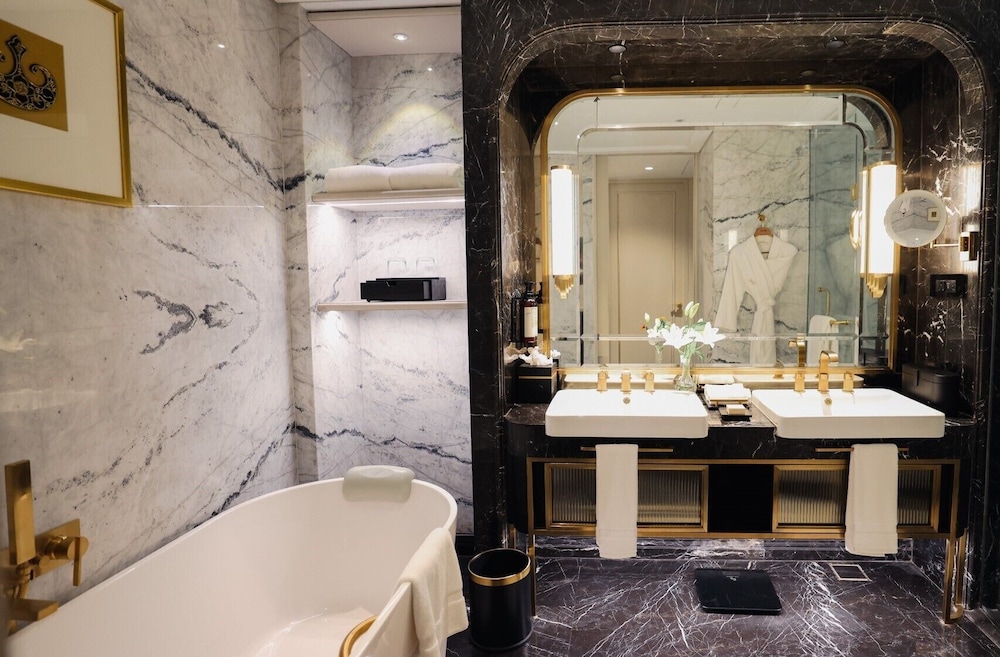 Fairmont Gold, Suite junior, 1 cama de matrimonio grande del hotel Fairmont Mumbai. Foto 14
