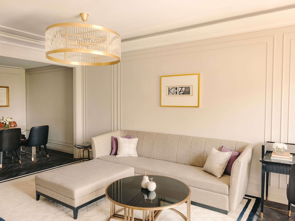 Fairmont Gold, Suite Signature, varias camas, Acceso al salón del club del hotel Fairmont Mumbai. Foto 4
