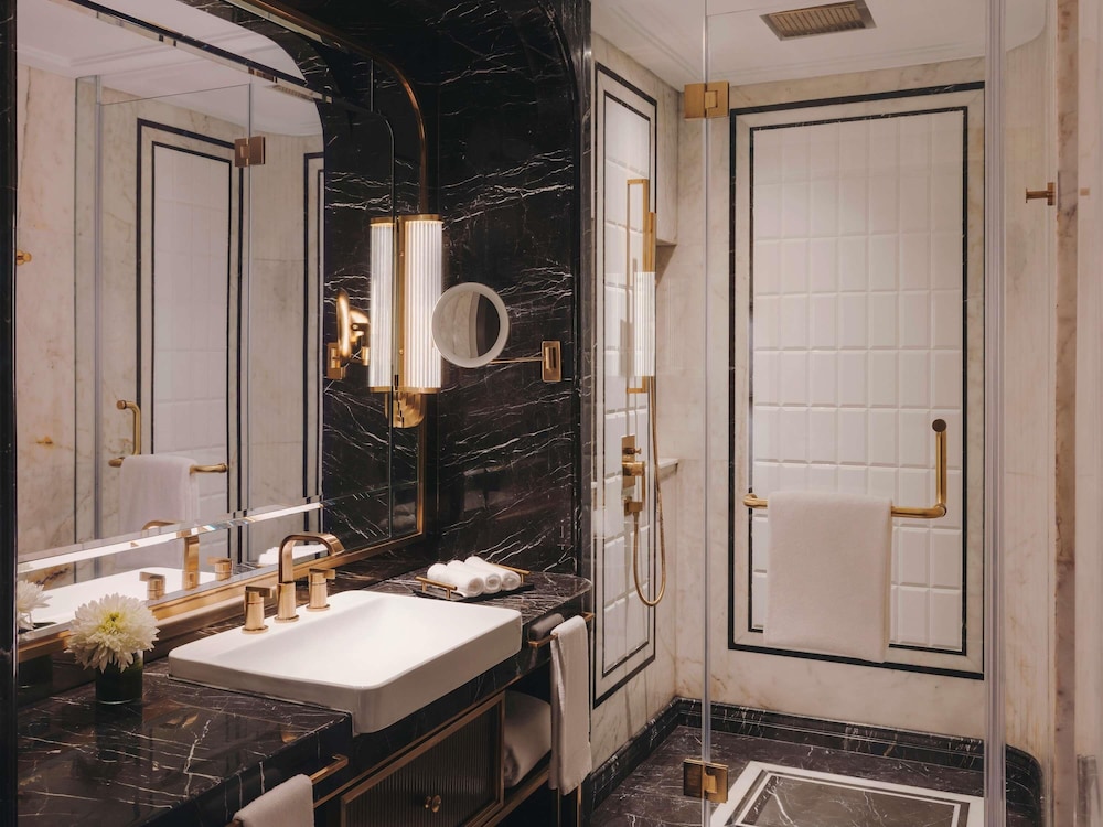 Fairmont Gold, Suite Signature, varias camas, Acceso al salón del club del hotel Fairmont Mumbai. Foto 5