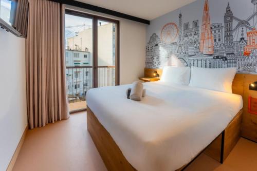 Habitación Doble Estándar del hotel easyHotel Valencia Ciutat Vella. Foto 1