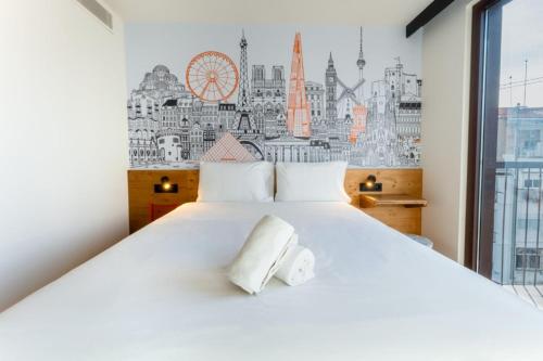 Habitación Doble Estándar del hotel easyHotel Valencia Ciutat Vella. Foto 2