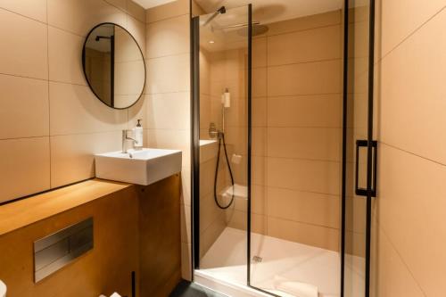 Habitación Doble Estándar - 2 camas del hotel easyHotel Valencia Ciutat Vella. Foto 6