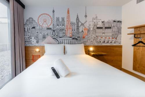 Habitación Doble adaptada para personas con movilidad reducida del hotel easyHotel Valencia Ciutat Vella. Foto 3