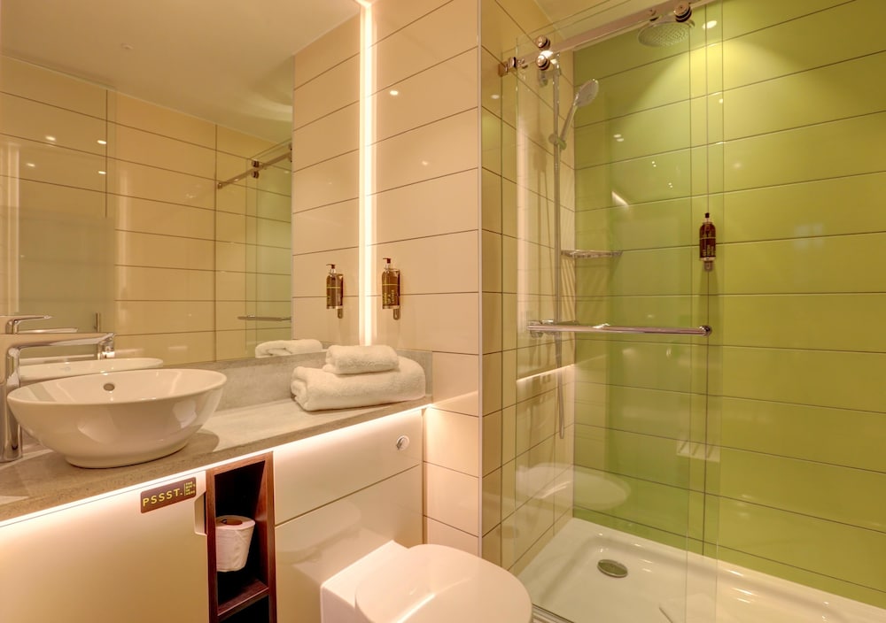Habitación doble superior del hotel Hub By Premier Inn London Westminster - Westminster Abbey. Foto 1