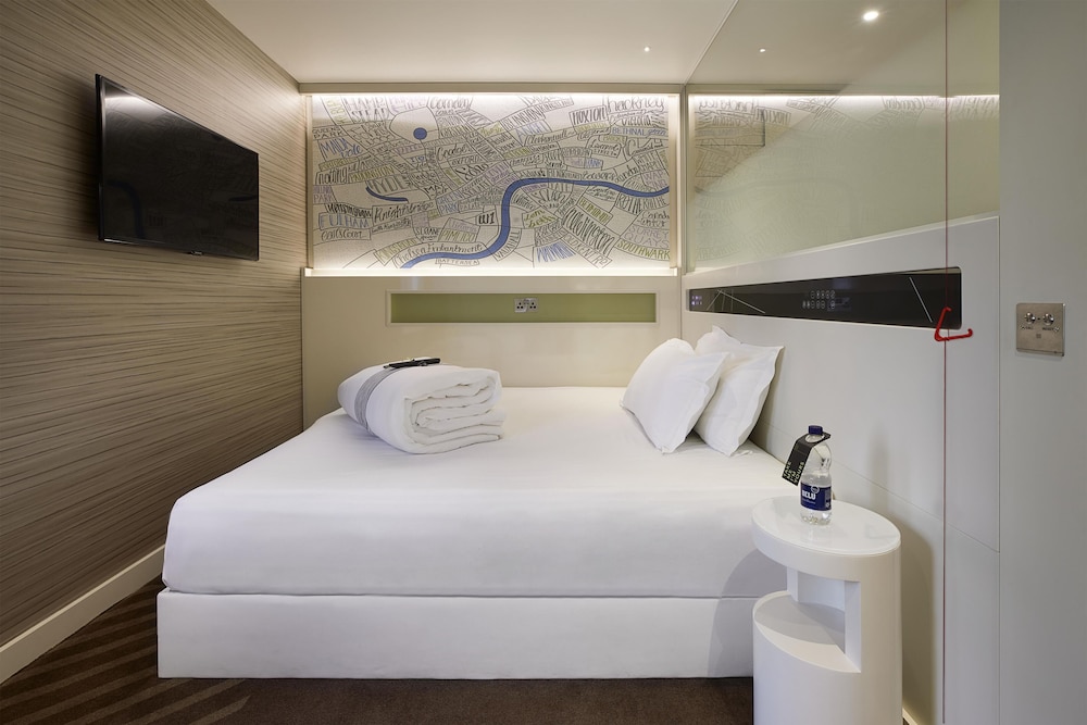 Habitación estándar doble, ducha adaptada del hotel Hub By Premier Inn London Westminster - Westminster Abbey
