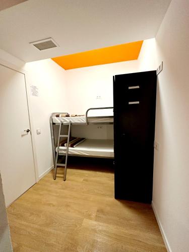 Habitación Doble Económica - 2 camas del hotel Arc House Madrid - Puerta del Sol Only Adults